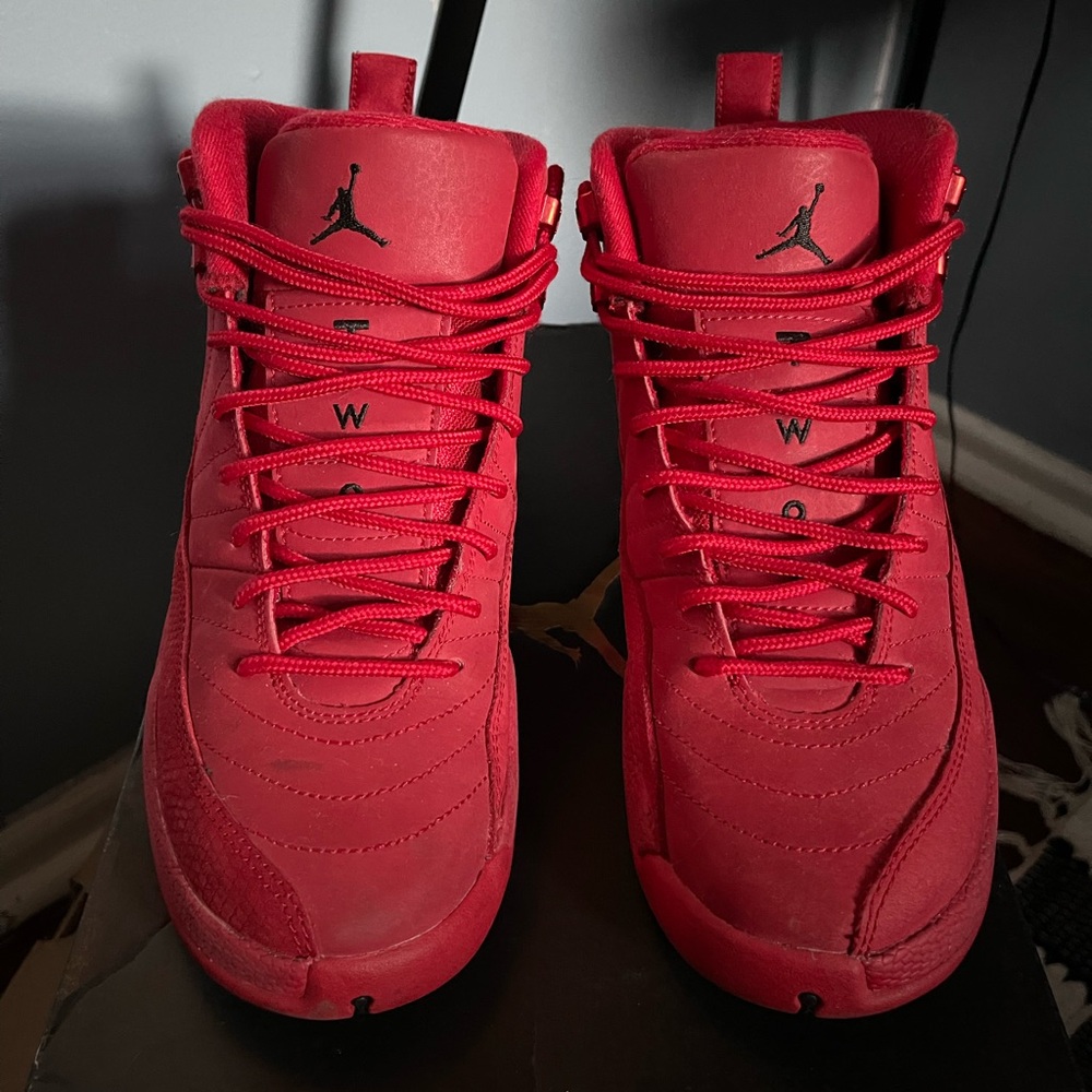 Jordan 12 gym red